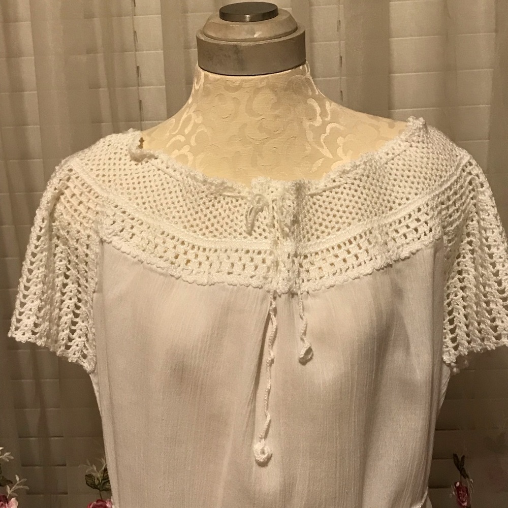 Blouses - Picture 4 of 5